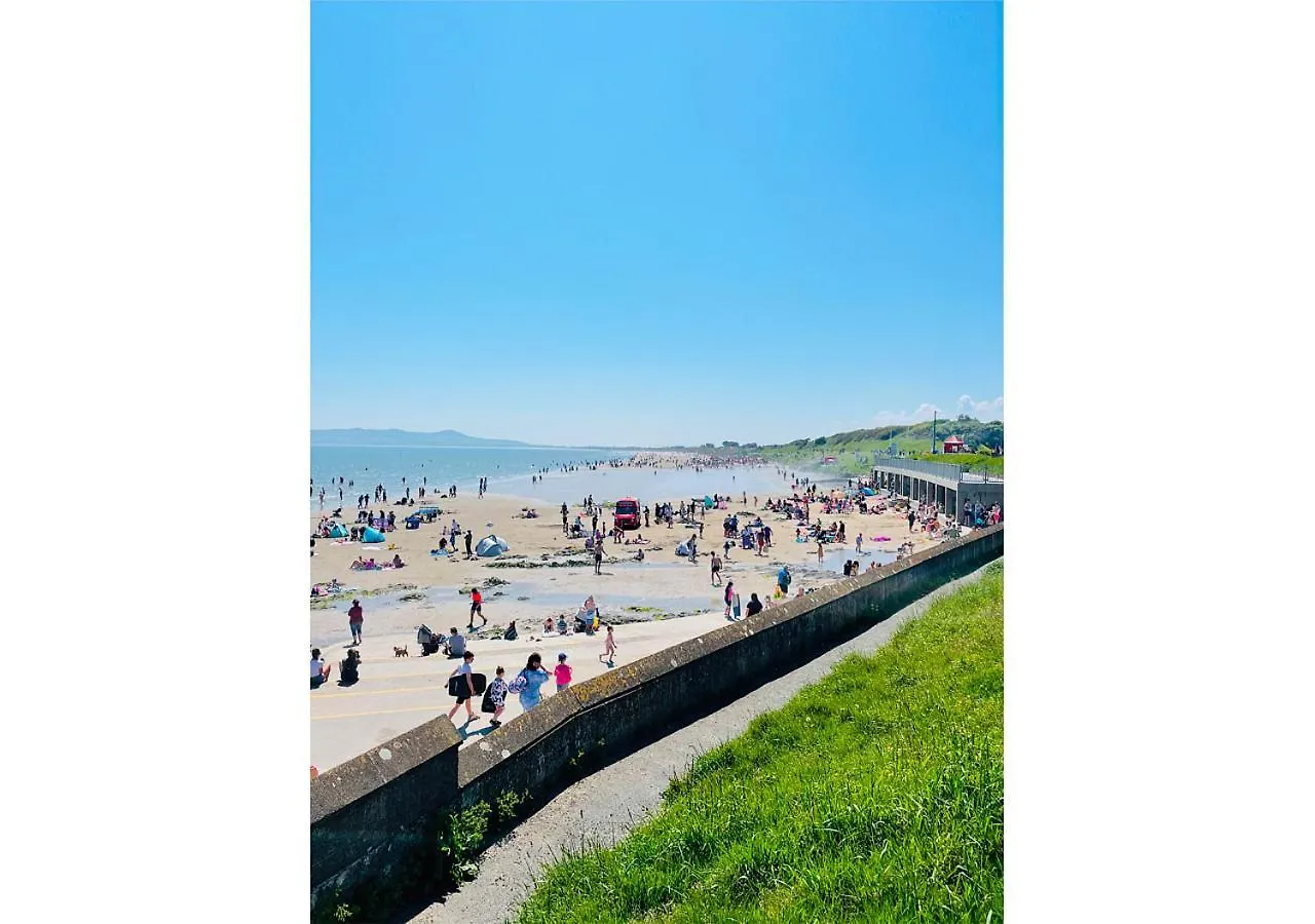 Malahide Village Hideaway